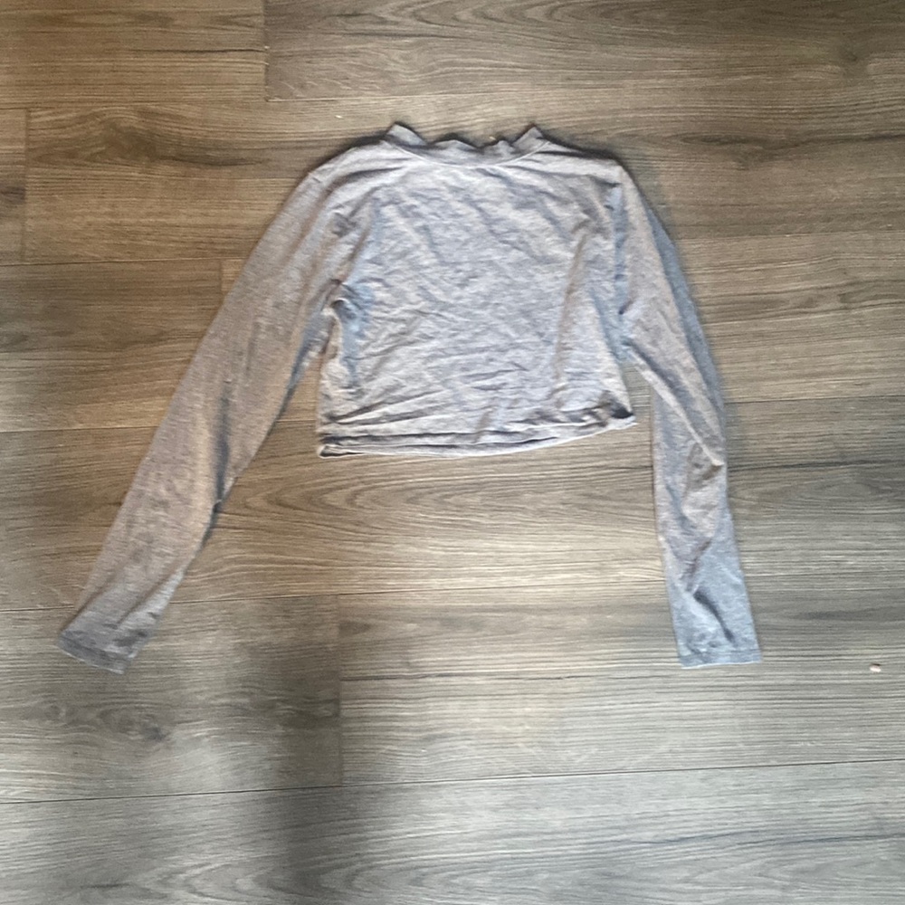 Long sleeve fitted cropped women’s shirt
